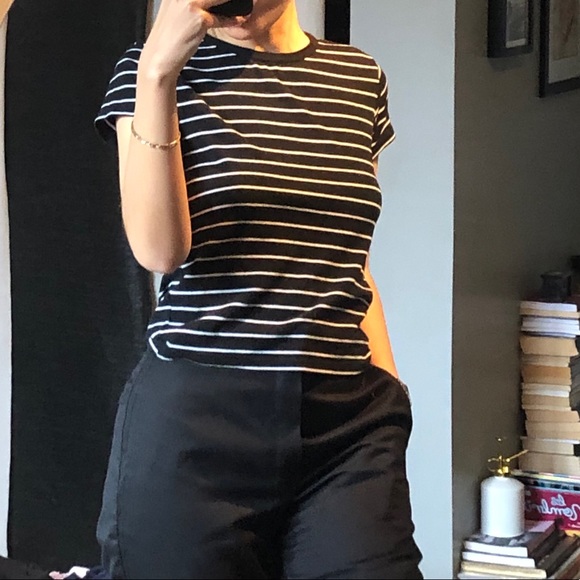 Brandy Melville black and white t-shirt - Picture 2 of 2